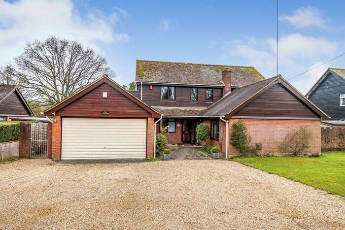 4 Bedroom Detached House For Sale In Portsmouth Road, Fishers Pond, Eastleigh, SO50