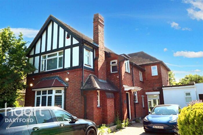 6 Bedroom Detached House To Rent In Pilgrims Way, DA1