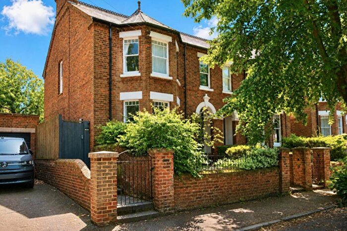 4 Bedroom Semi Detached House For Sale In Chiltern Road, Hitchin, SG4