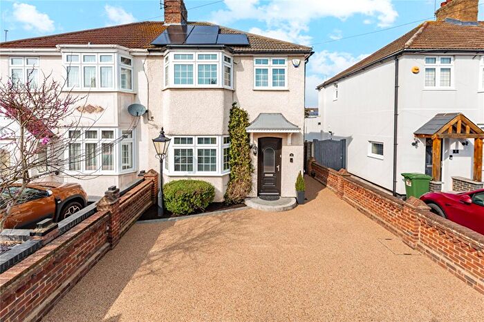 3 Bedroom Semi Detached House For Sale In Wren Gardens, Hornchurch, RM12