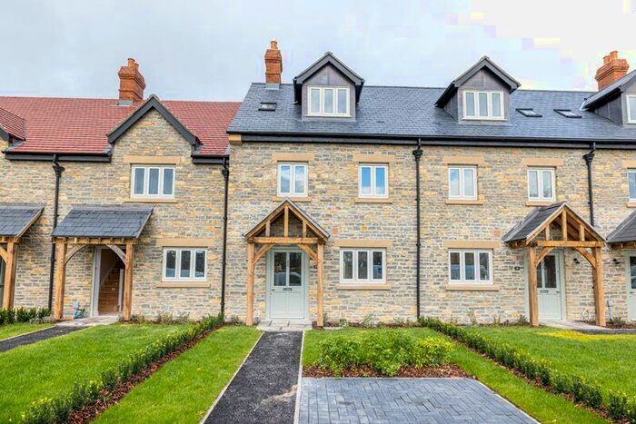 4 Bedroom Terraced House For Sale In Stylish Natural Stone Mid-Terrace Townhouse, BA6