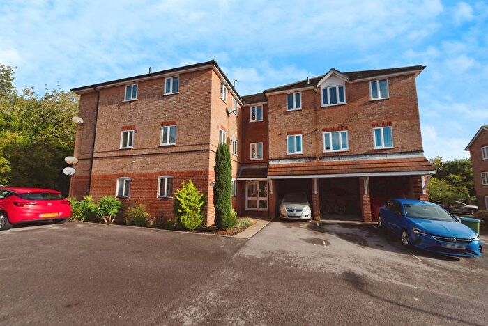 2 Bedroom Flat For Sale In Timor Close, Fareham, Hampshire, PO15