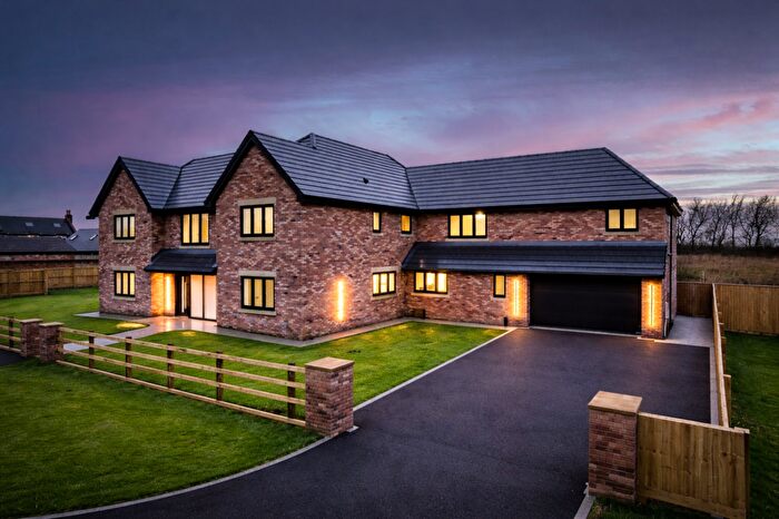 4 Bedroom Detached House For Sale In Elmbank Drive, Hall Lane, PR4