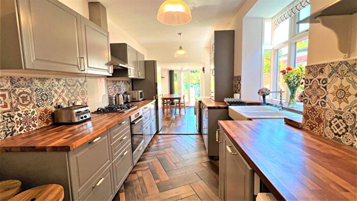 3 Bedroom Terraced House For Sale In Sir Johns Road, Selly Park, Birmingham, B29