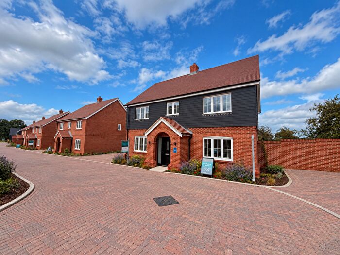 4 Bedroom Detached House For Sale In Station Road, Bow Brickhill, MK17