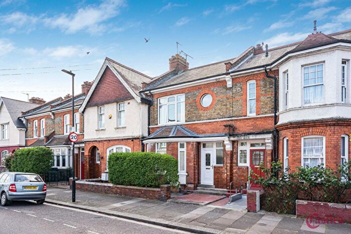 3 Bedroom Property For Sale In Russell Avenue, N22