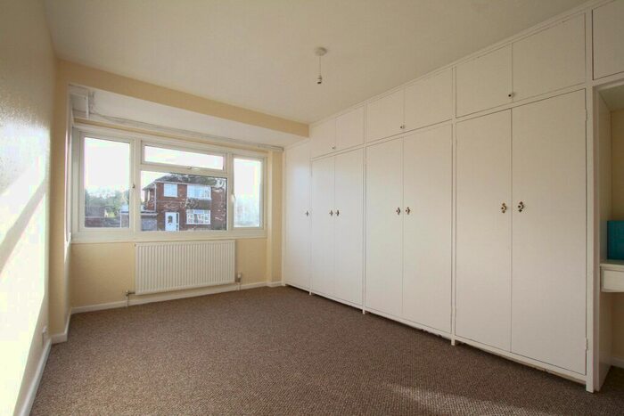 3 Bedroom Semi-Detached House To Rent In Sinclair Avenue, Banbury, Oxon, OX16