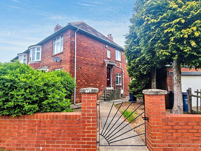 2 Bedroom Flat To Rent In Harewood Road, Gosforth, Newcastle Upon Tyne, NE3