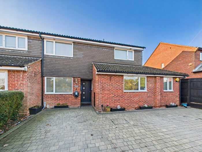 3 Bedroom Semi-Detached House For Sale In Damask Green Road, Weston, Hitchin, SG4