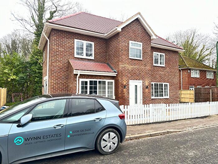 5 Bedroom Detached House For Sale In Millstream Way, HP10
