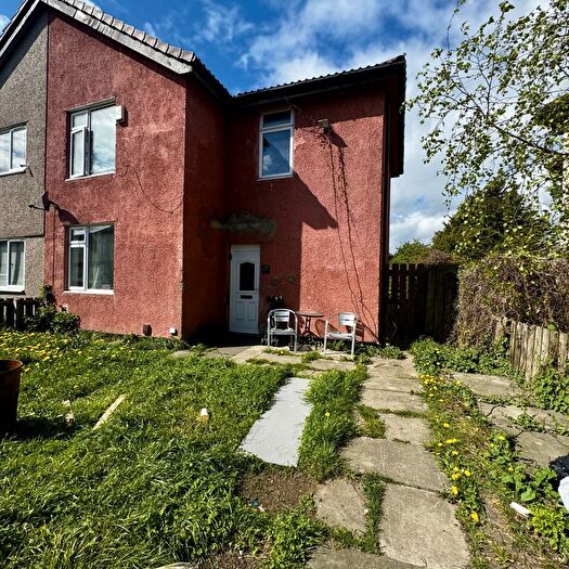 3 Bedroom Semi-Detached House To Rent In Leighton Road, Middlesbrough, TS6