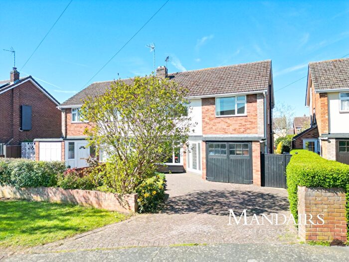 3 Bedroom Semi Detached House For Sale In Edinburgh Avenue, Werrington, Peterborough, PE4