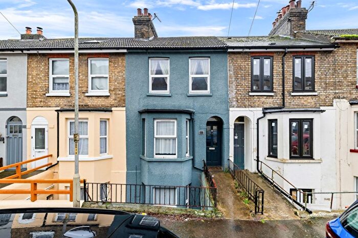 3 Bedroom Terraced House For Sale In Heathfield Avenue, Dover, CT16