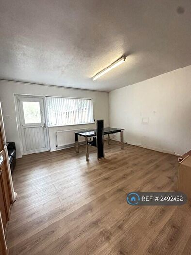 3 Bedroom End Of Terrace House To Rent In Ridgway Street, Manchester, M40