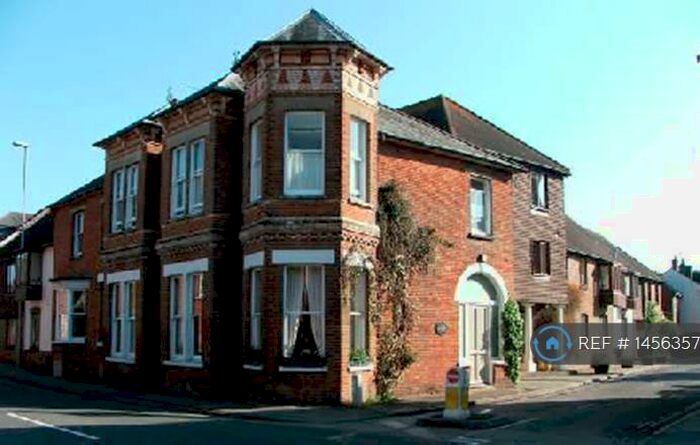 1 Bedroom Flat To Rent In Chapel Lane, Wimborne, BH21