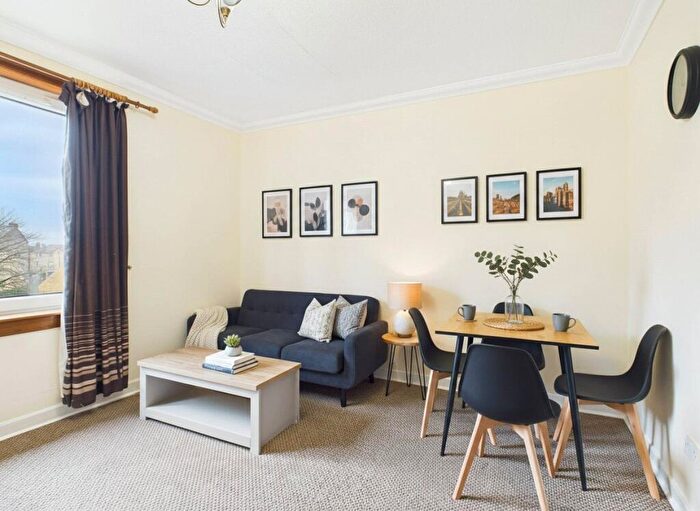 2 Bedroom Apartment To Rent In Moat Street, Edinburgh, Midlothian, EH14