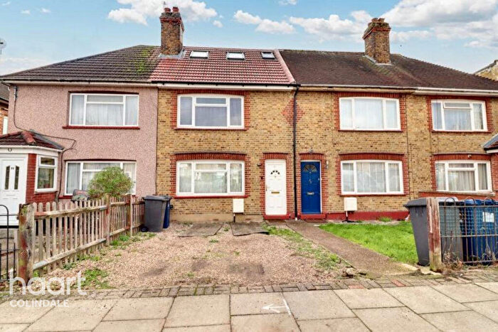 3 Bedroom Terraced House For Sale In Fryent Grove, NW9