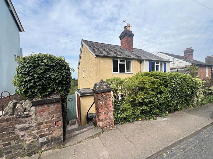 2 Bedroom Semi-Detached House For Sale In West Malvern Road, Malvern, WR14