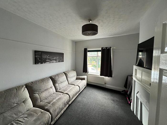 2 Bedroom Flat To Rent In Gidlow Lane, Springfield, WN6