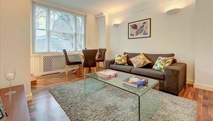 2 Bedroom Flat To Rent In Hill Street, Mayfair, W1J