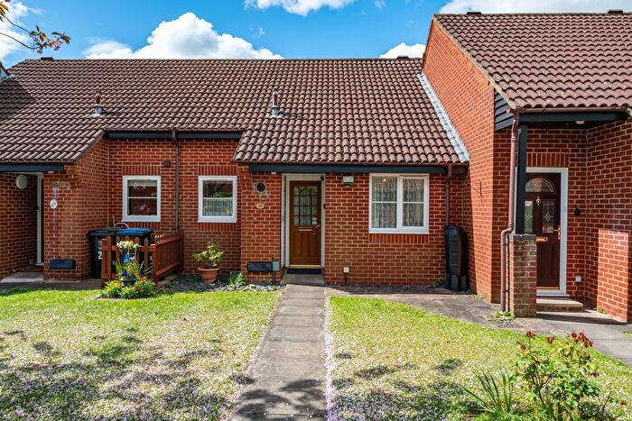 2 Bedroom Terraced Bungalow For Sale In Emerton Garth, Northchurch, Berkhamsted, HP4