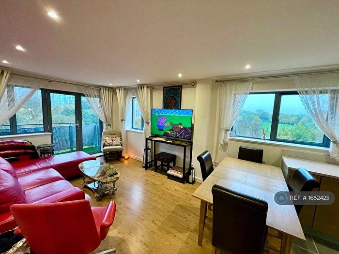 2 Bedroom Flat To Rent In Aqua House, London, NW10