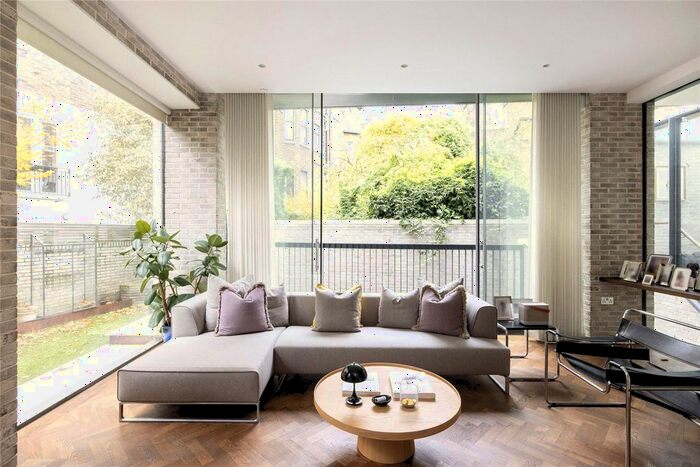 4 Bedroom End Of Terrace House To Rent In Milson Road, Kensington, London, W14