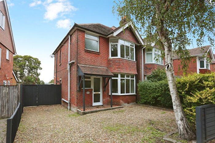 3 Bedroom Semi-Detached House For Sale In Peartree Avenue, Southampton, SO19