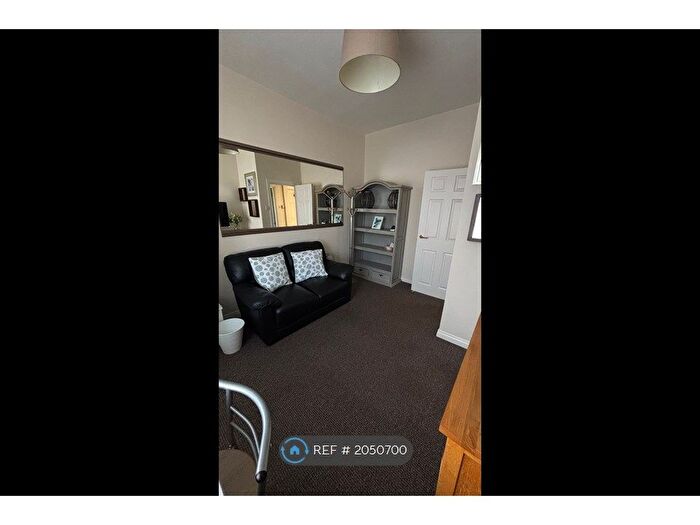 1 Bedroom Flat To Rent In Upper Newtownards Road, Belfast, BT4