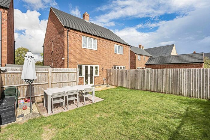 2 Bedroom Semi-Detached House For Sale In Coppice Way, Launton, OX26