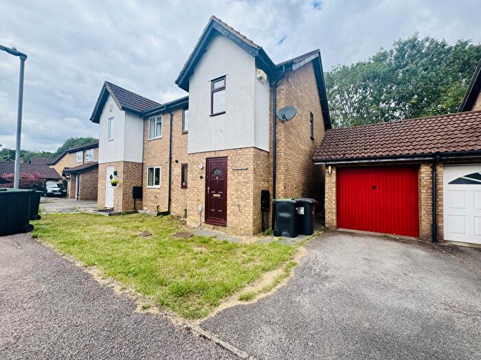 3 Bedroom House To Rent In Chatsworth Drive, Wellingborough, NN8