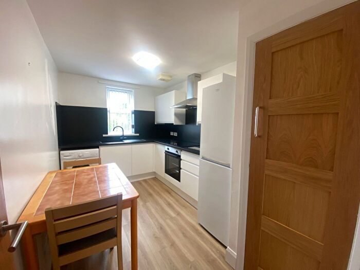 2 Bedroom Flat To Rent In Bed - Plymouth Village, , Plymouth Grove, Victoria Park, M13