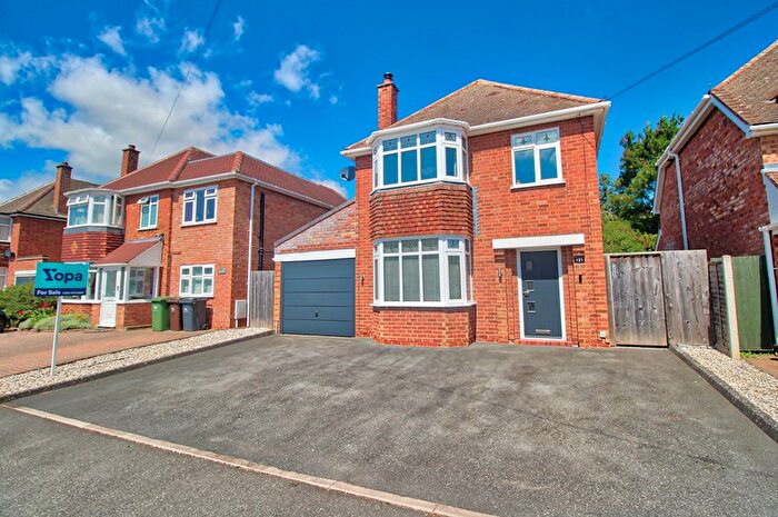 3 Bedroom Detached House For Sale In Christine Avenue, Worcester, WR2
