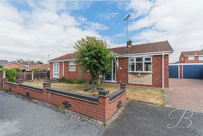 2 Bedroom Detached Bungalow For Sale In Haycroft Close, Mansfield Woodhouse, Mansfield, NG19