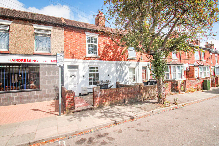 3 Bedroom Terraced House For Sale In Muswell Road, Bedford, MK42