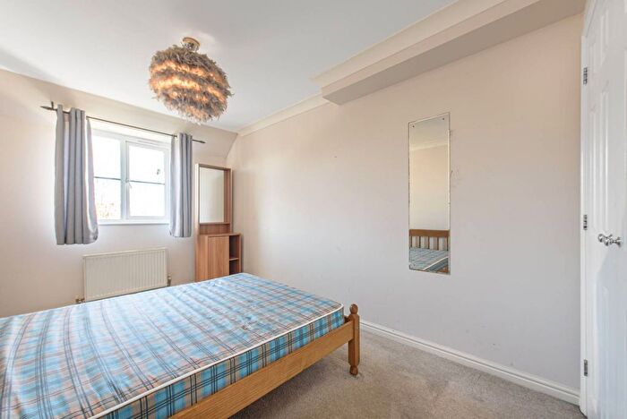 1 Bedroom Flat To Rent In Runway Close, Colindale, London, NW9