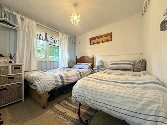 2 Bedroom Chalet For Sale In Sea Valley, Buck`s Cross, EX39