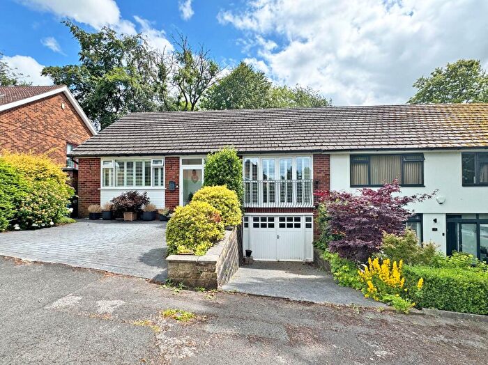 2 Bedroom Bungalow For Sale In Thorncliffe Park, Royton, OL2