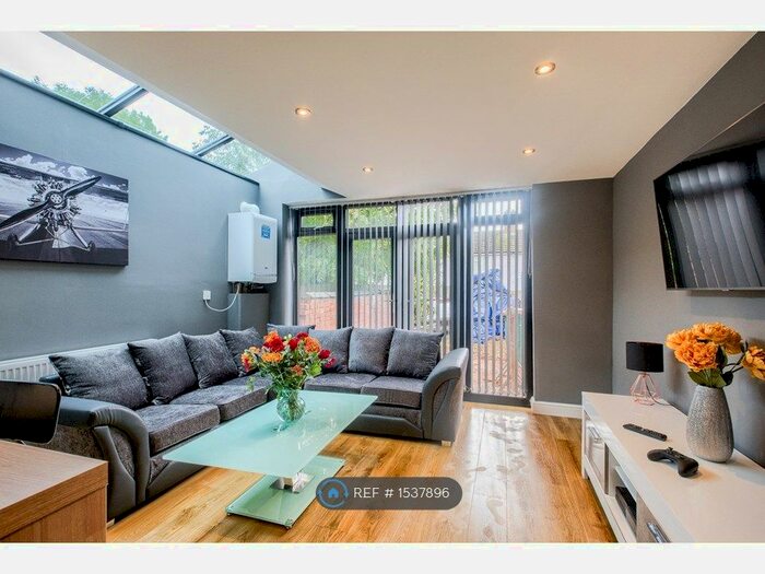 6 Bedroom End Of Terrace House To Rent In Welland Road, Coventry, CV1