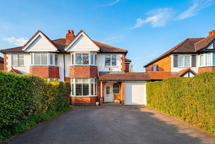 4 Bedroom Semi Detached House For Sale In Streetsbrook Road, Shirley, B90