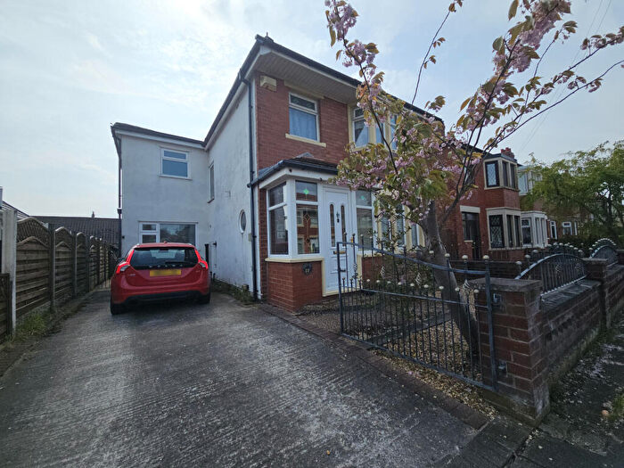 4 Bedroom Detached House For Sale In Burnside Avenue, Blackpool, FY4