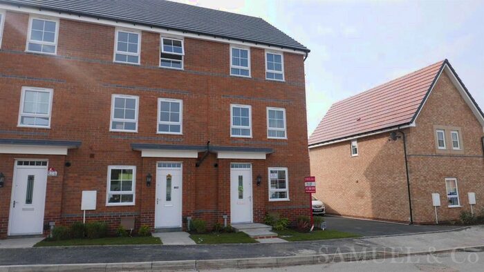 4 Bedroom Town House To Rent In Centenary Lane, Wednesbury, WS10
