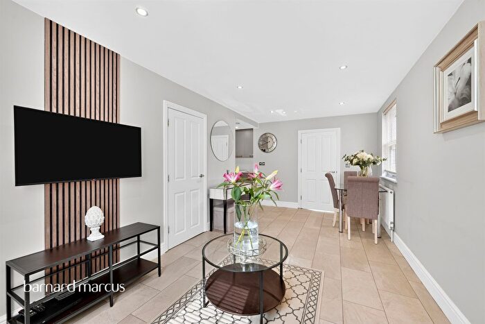 1 Bedroom Maisonette For Sale In Washington Road, Worcester Park, KT4