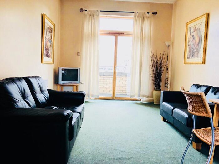 1 Bedroom Apartment To Rent In Whitworth Street, City Centre, M1
