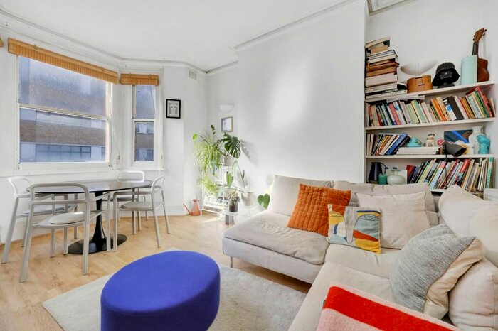 2 Bedroom Flat To Rent In Handforth Road, Vauxhall, London, SW9