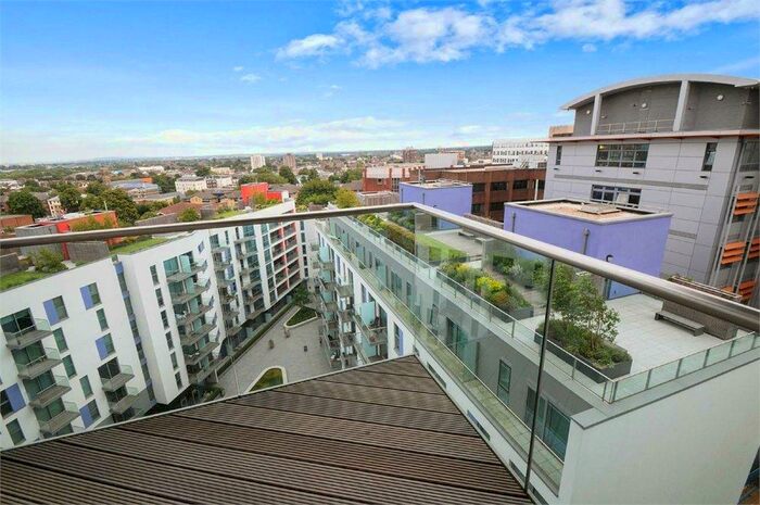 1 Bedroom Apartment To Rent In Saffron Central Square, Croydon, Surrey, CR0