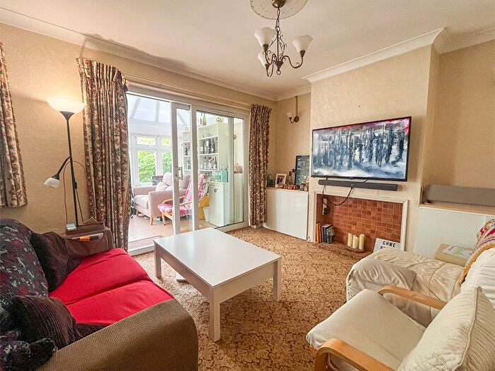 2 Bedroom Semi-Detached Bungalow For Sale In Rectory Road, Hawkwell, SS5