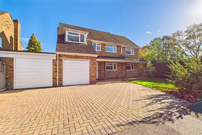6 Bedroom Detached House For Sale In Farmers Way, Maidenhead, Berkshire, SL6