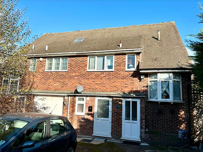 1 Bedroom Garage / Parking To Rent In Bromley Common, Bromley, BR2