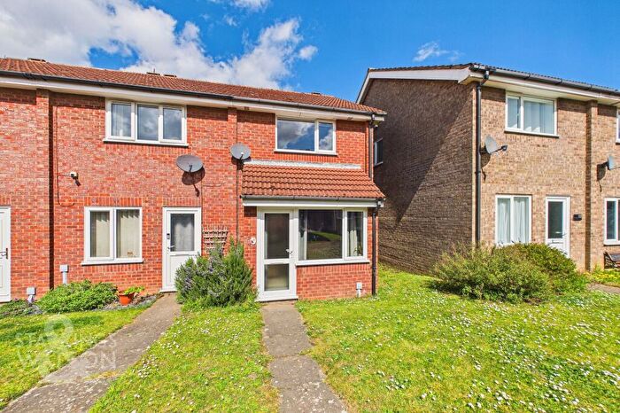 2 Bedroom End Of Terrace House For Sale In Mountbatten Road, Bungay, NR35